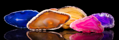 Agate slices in various colors